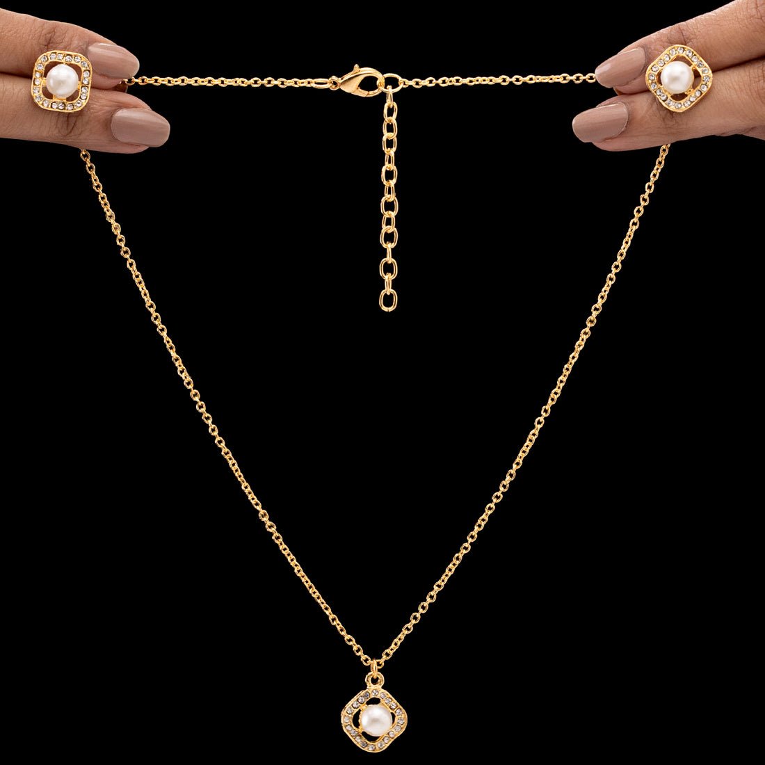 EYRA Necklace Anti-Tarnish Evergreen Pearl Studded Set With Earrings