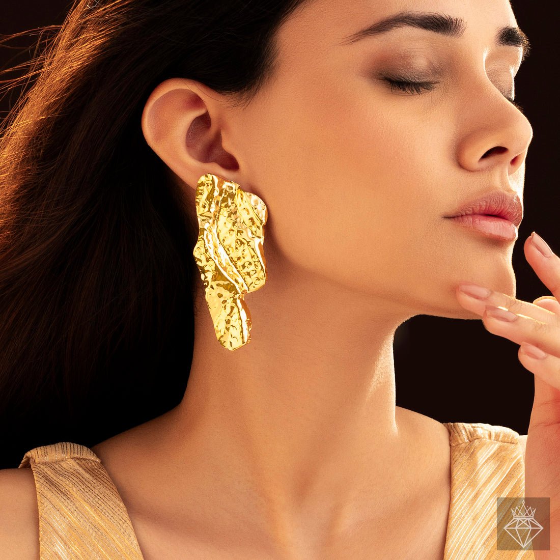 EYRA Earrings Anti-Tarnish Hammered Studs