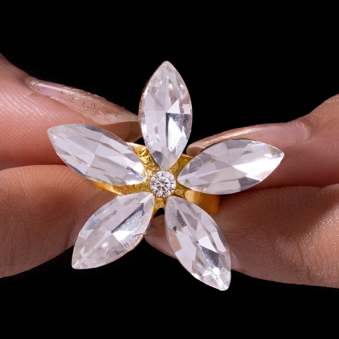 EYRA Ring Anti-Tarnish Crystal Flower (Adjustable Size)