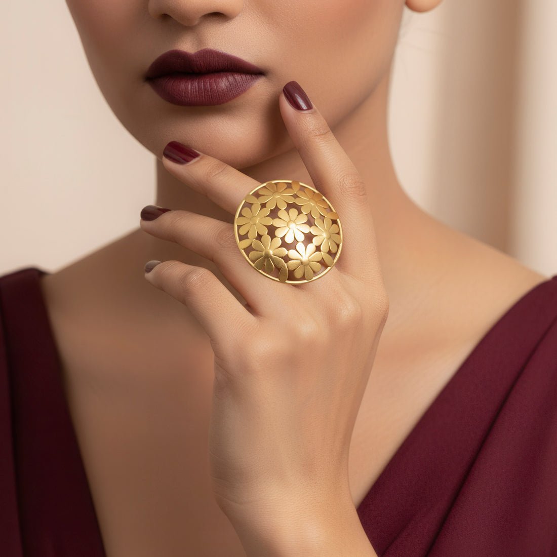 EYRA Ring Anti-Tarnish Oversized Cutout Flower (Adjustable Size)