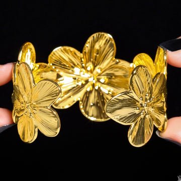 EYRA Bracelet Anti-Tarnish Golden Flower (Adjustable Size)