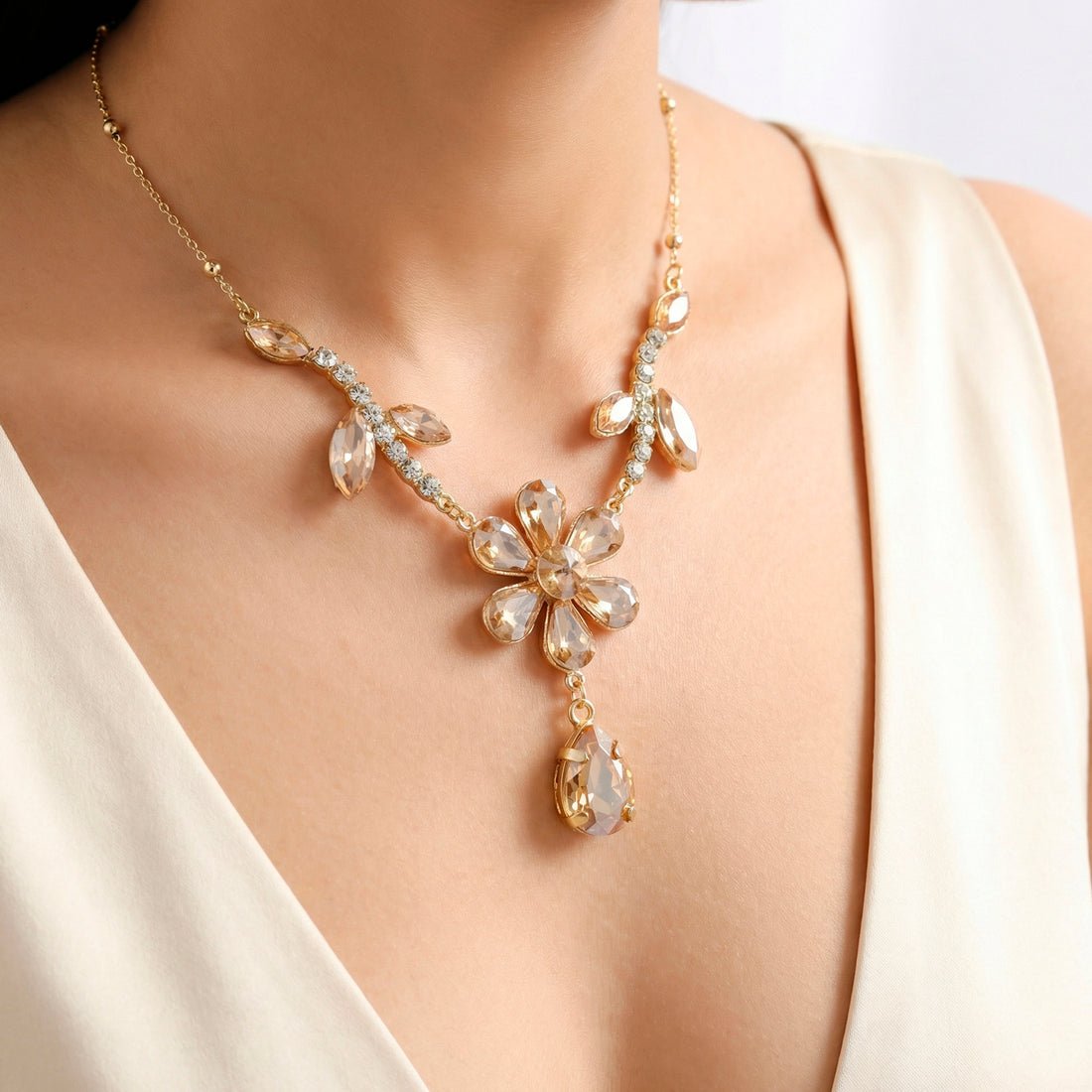 EYRA Necklace Anti-Tarnish Flowery Crystal Set With Earrings