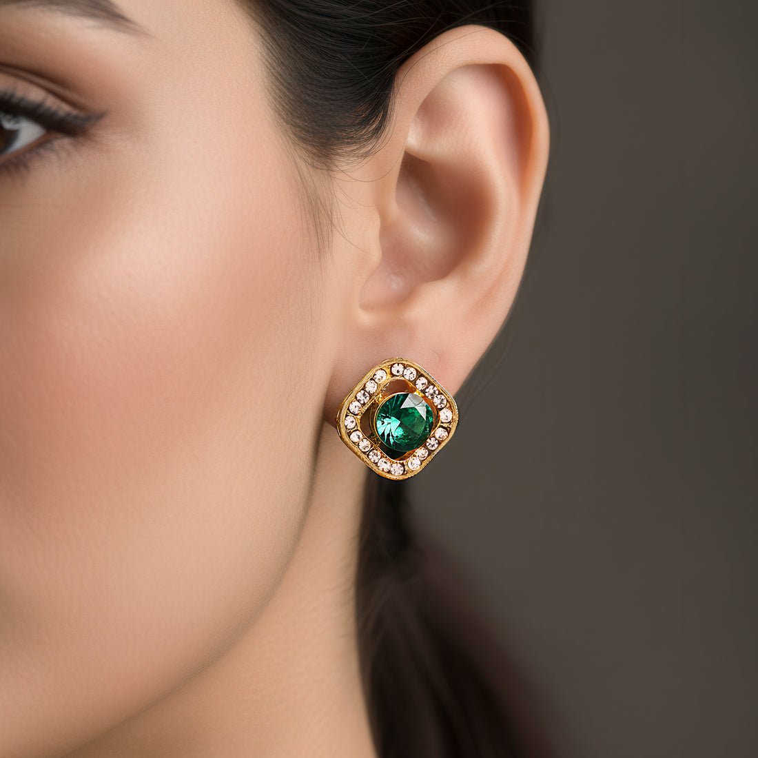 EYRA Necklace Anti-Tarnish Evergreen Pearl Studded Set With Earrings