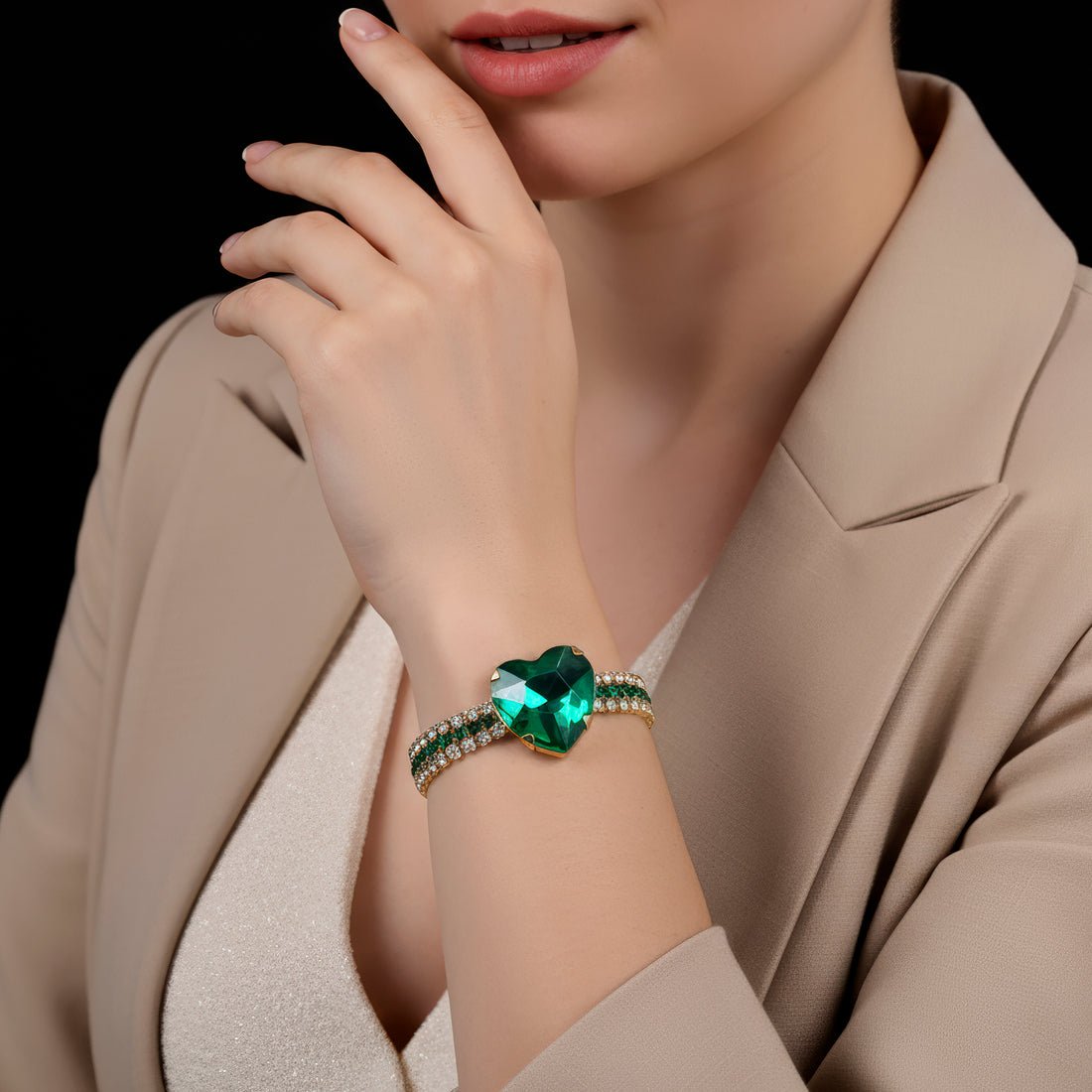 EYRA Bracelet Anti-Tarnish Emerald Crystal Heart (Adjustable Size)
