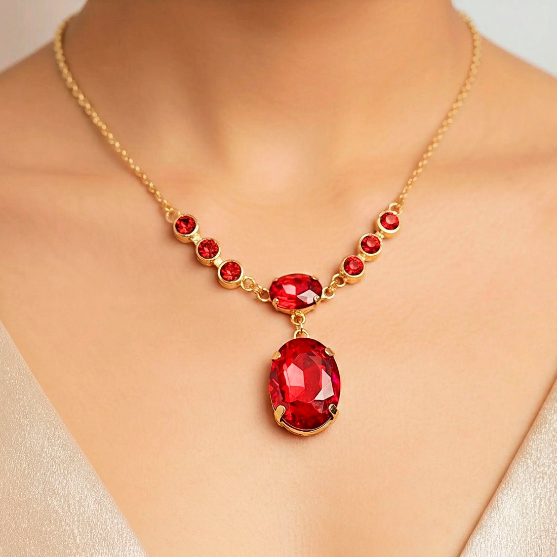 EYRA Necklace Anti-Tarnish Oval Crystal Pendant Set With Earrings