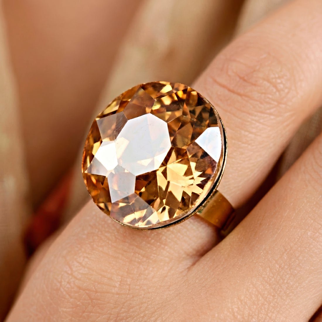 EYRA Ring Anti-Tarnish Big Round Crystal Cocktail